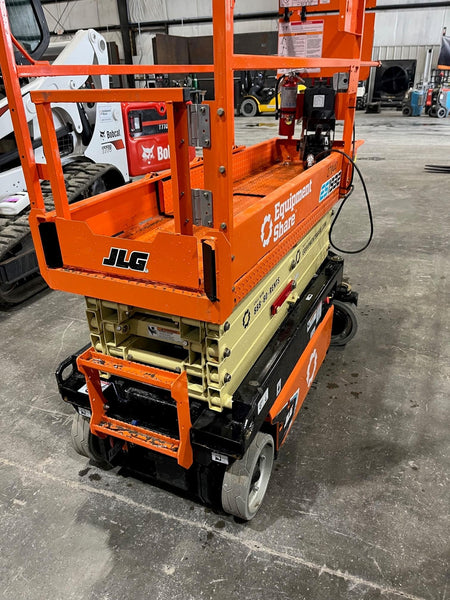 2022 JLG ES1932