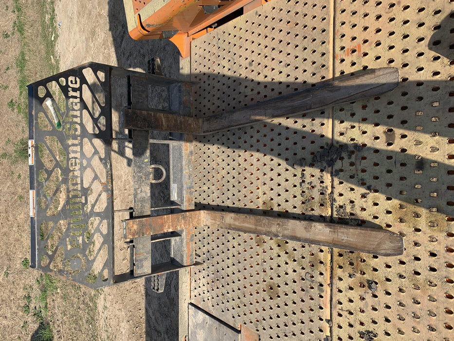 2020 EMKAY 48" Pallet Forks - Emkay