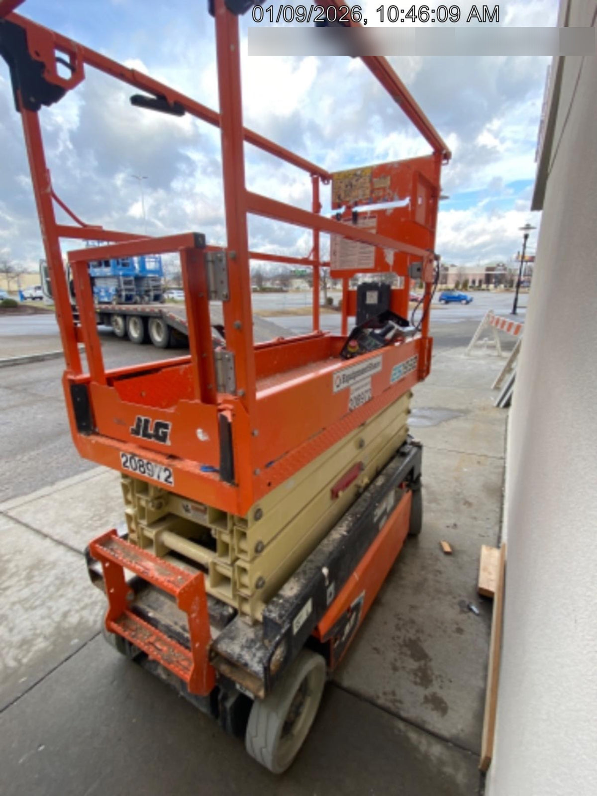 2022 JLG ES1932
