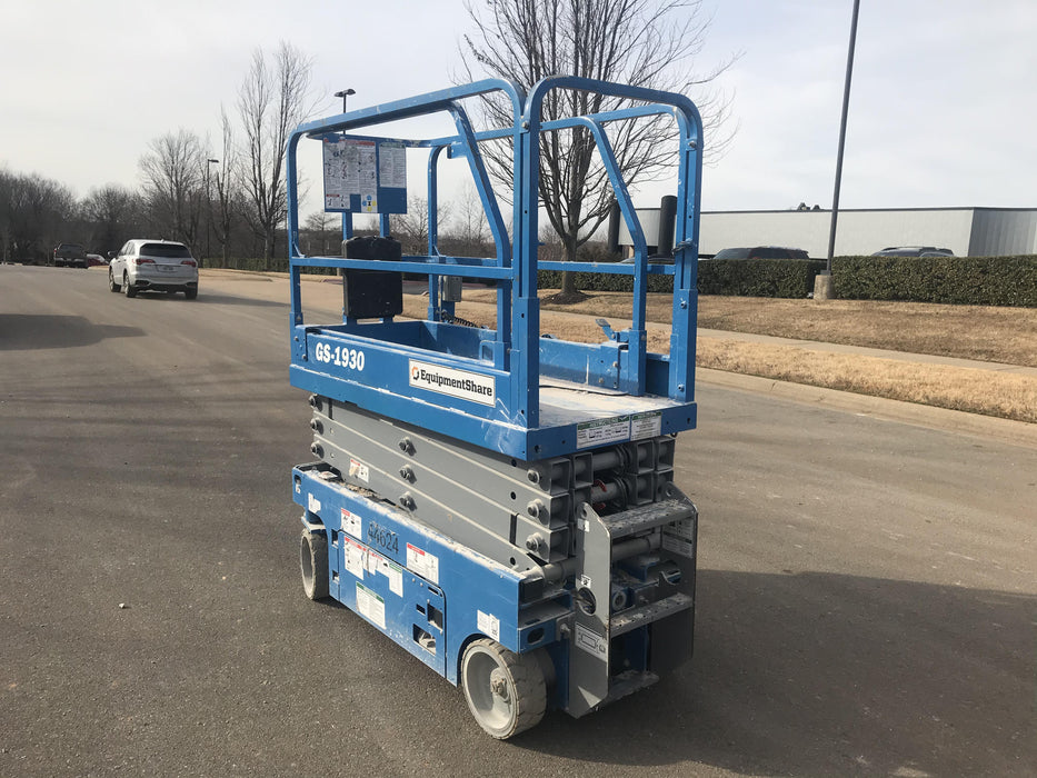 2019 Genie GS-1930 Fixed rails with chain Entry