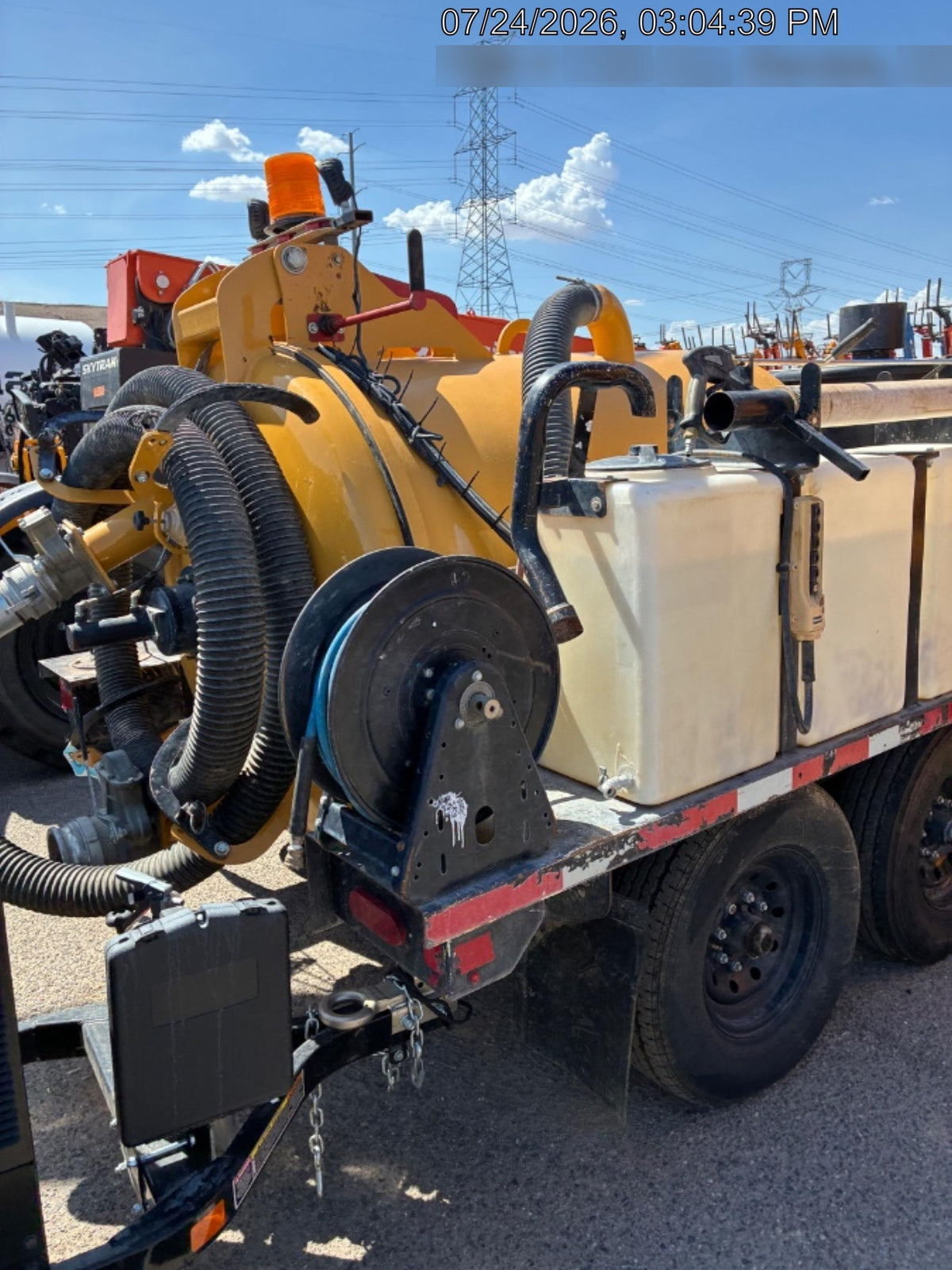 2023 VAC-TRON LP573XDT