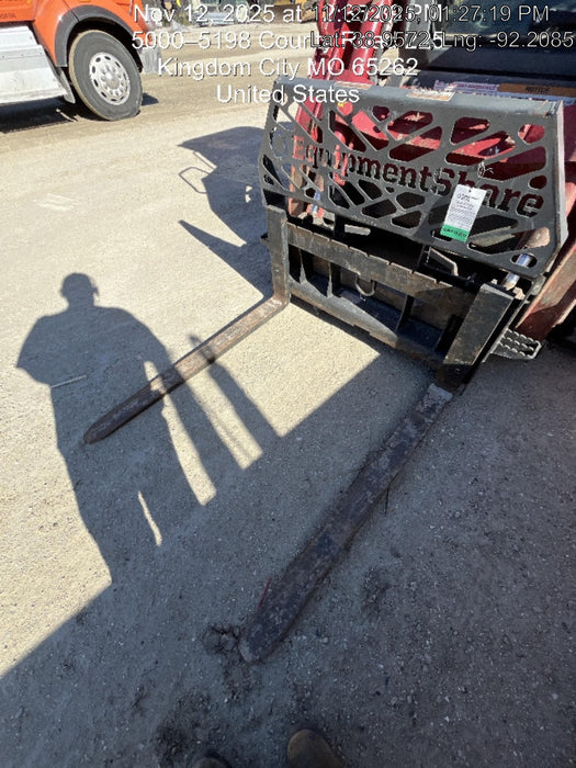 2021 TAKEUCHI 48" Pallet Forks - Takeuchi