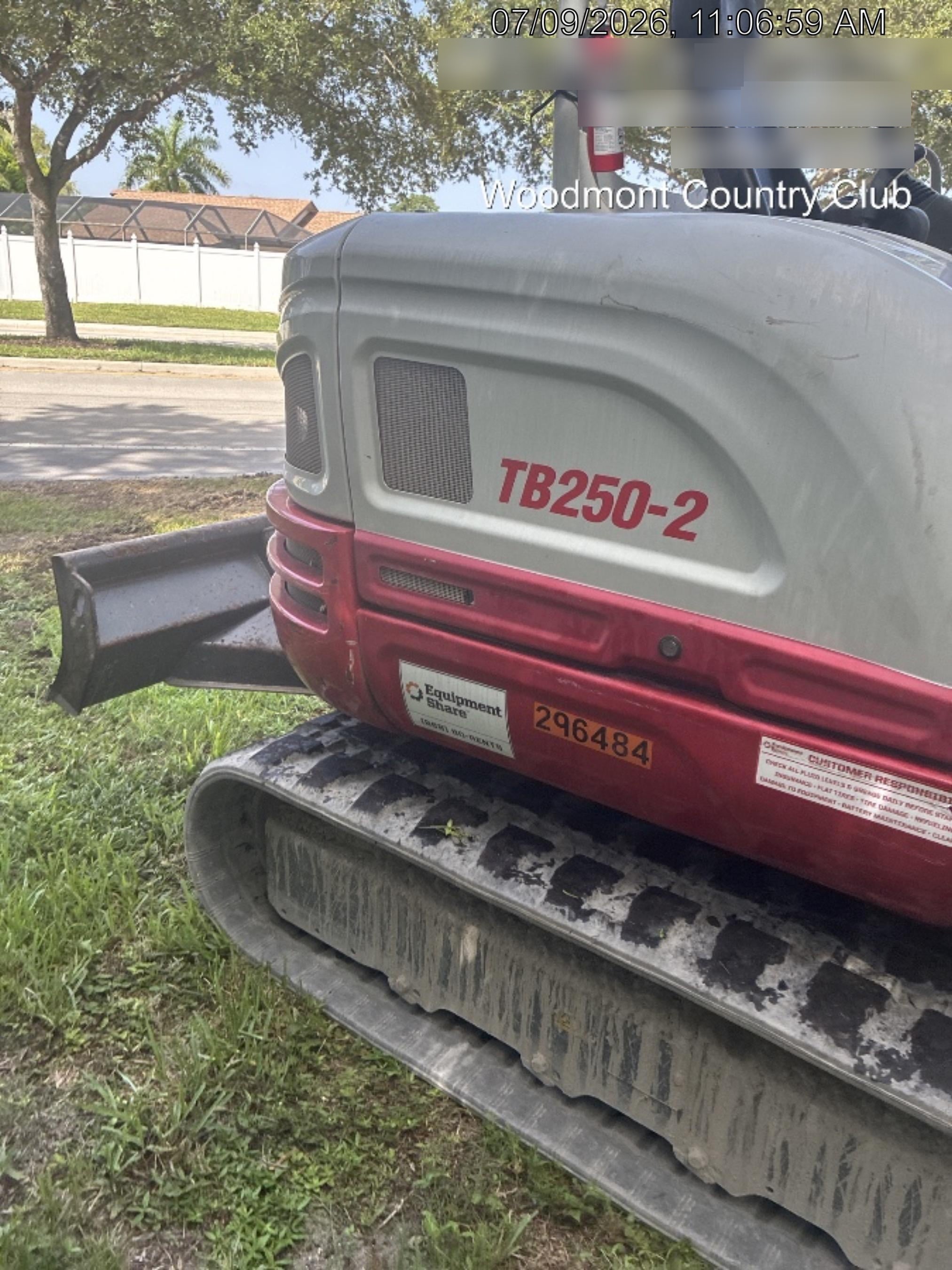 2023 TAKEUCHI TB250-2R