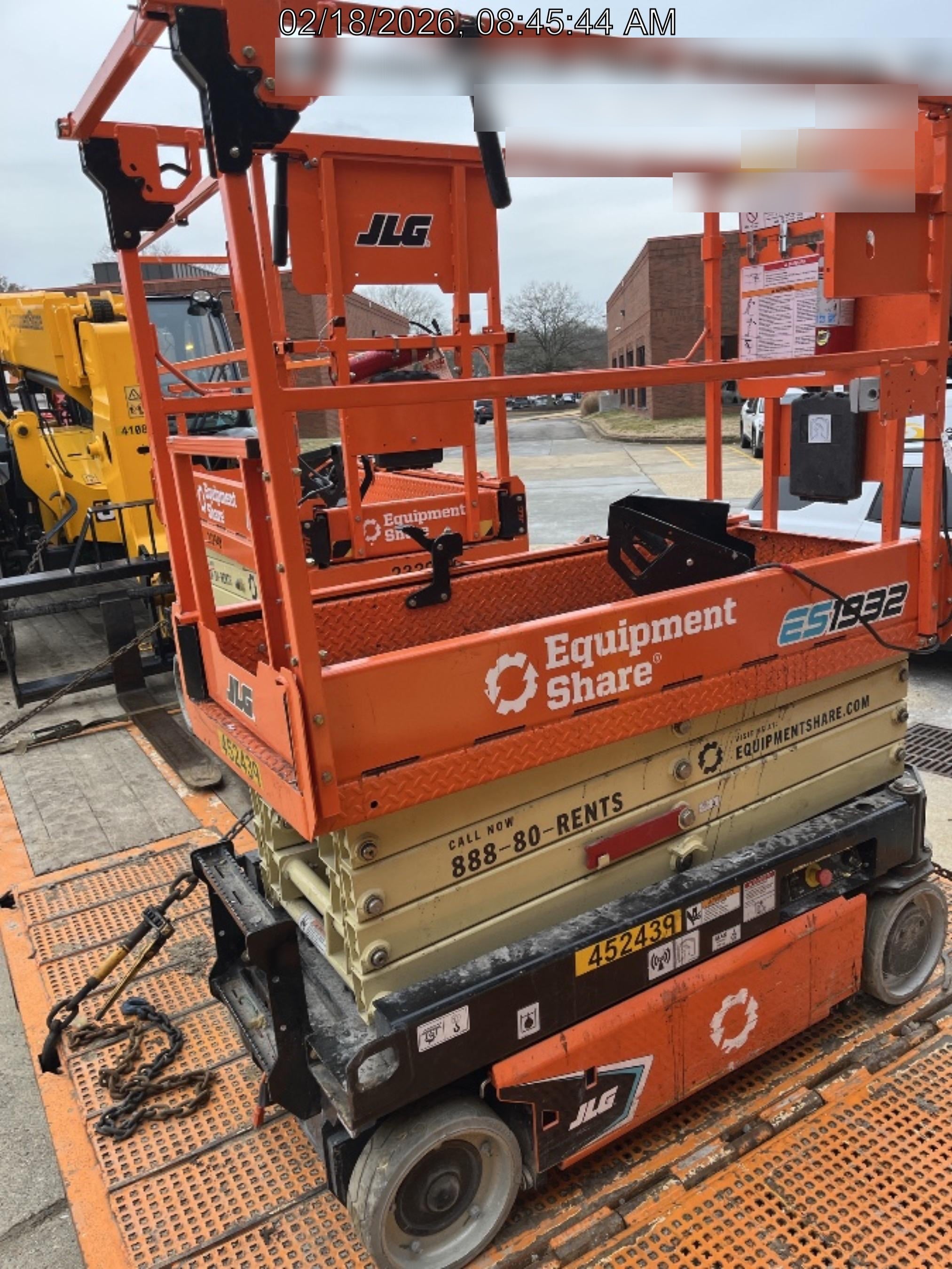 2024 JLG ES1932