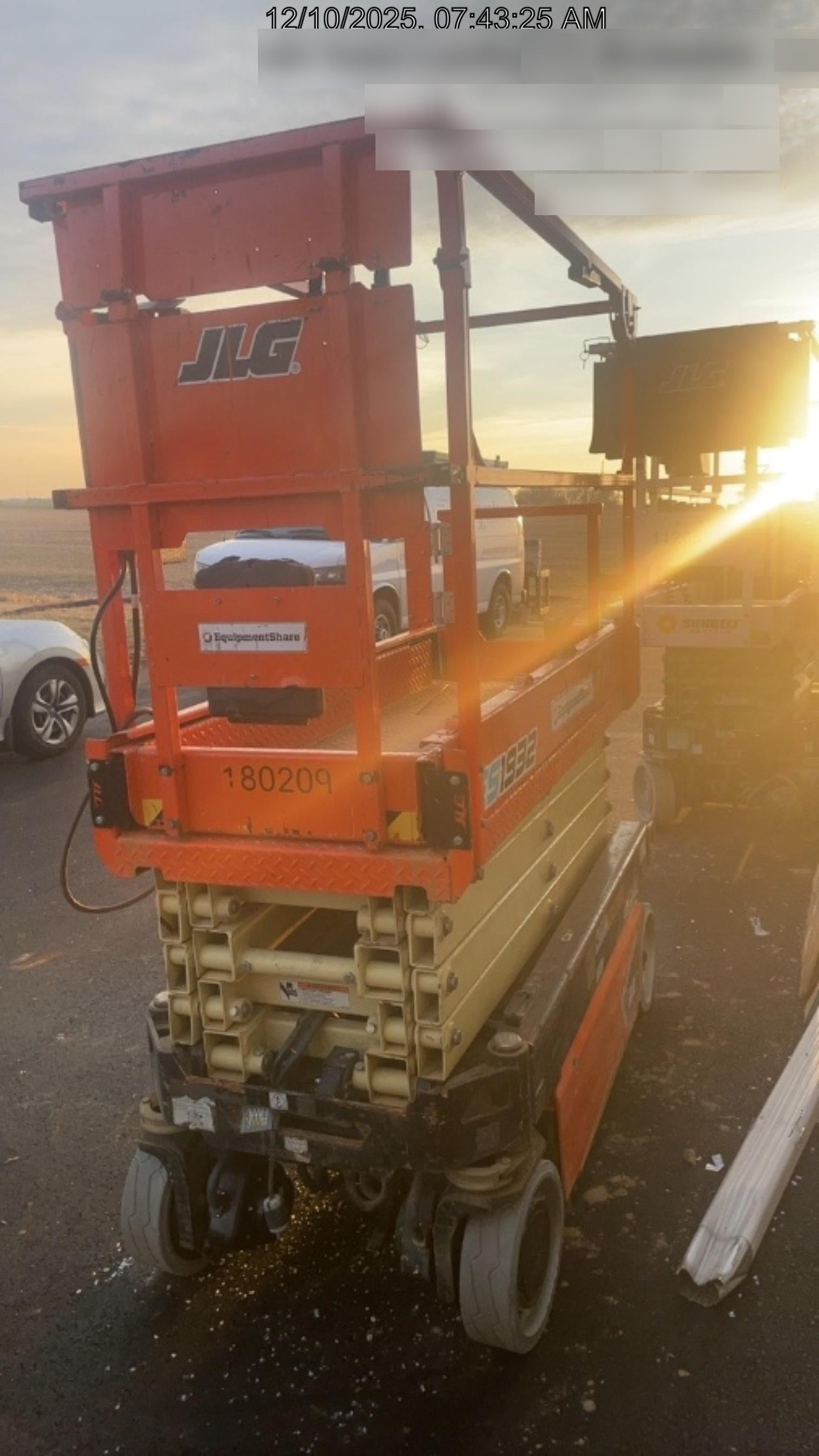2021 JLG ES1932