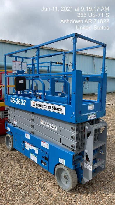 2019 Genie GS-2632 Folding rails with half height swing gate