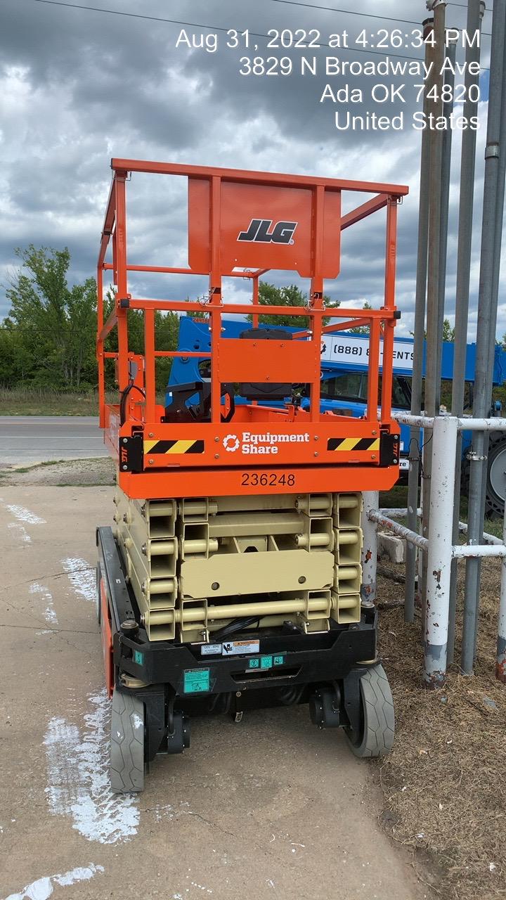 2022 JLG ES3246