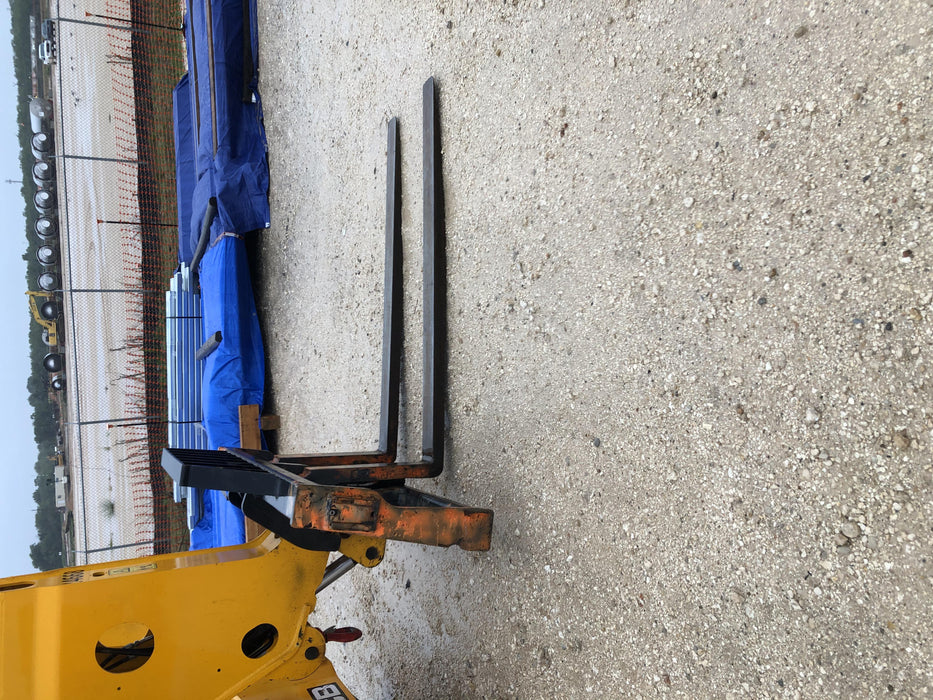 2019 JCB 512-56 74 HP w/CAB/HVAC, Beacon, Aux Hydraulics, Worklights, Solid Tires w/60" Carriage/Forks