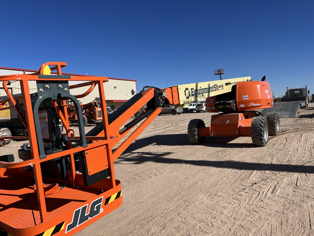 2022 JLG 660SJ