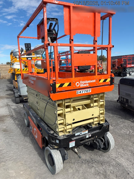 2022 JLG ES3246