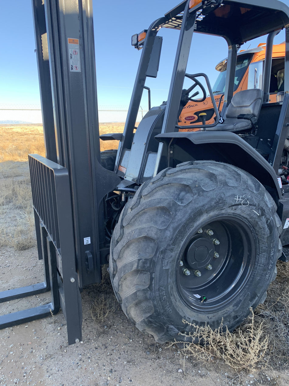 2023 CASE 588H