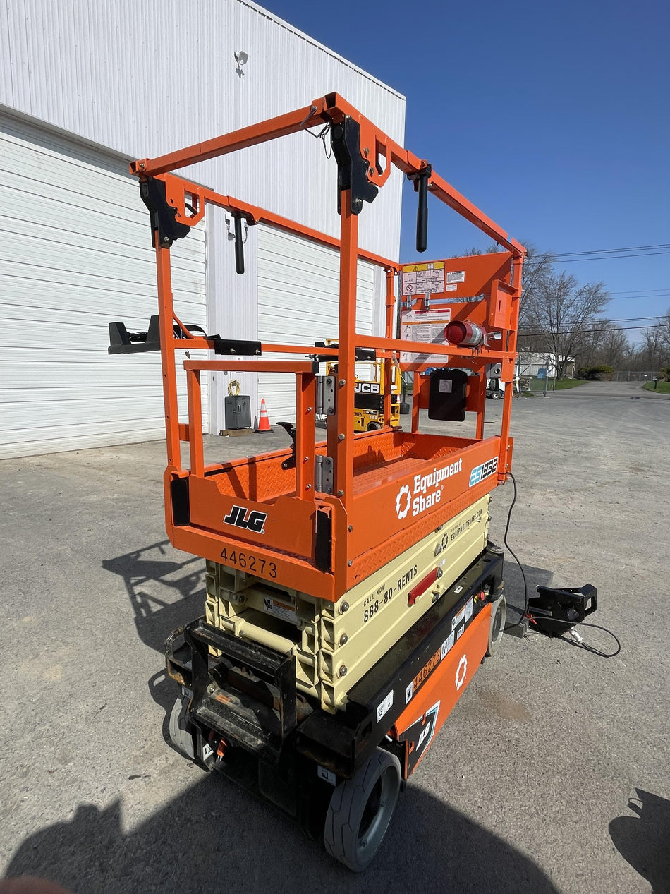 2024 JLG ES1932
