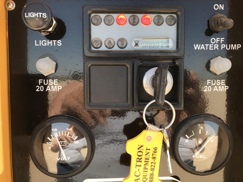 2019 Vac-Tron LP573XDT 24Hp Kohler Diesel, 500 Gal Debris Tank, 500 CFM Vacuum Pump, x2 100 Gal Water Tanks