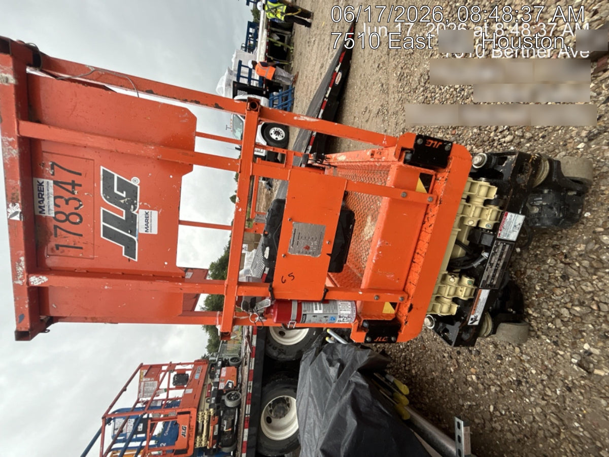 2021 JLG ES1330L