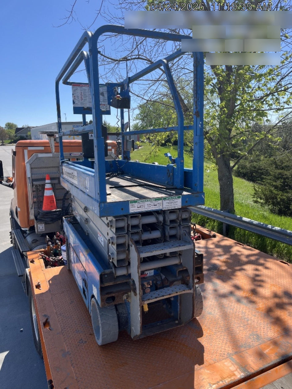 2017 Genie GS-1930 Genie GS-1930 Lift w/Fixed Rail and Chain Entry