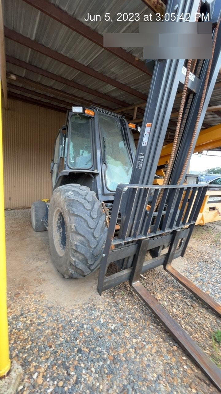 2021 CASE 586H