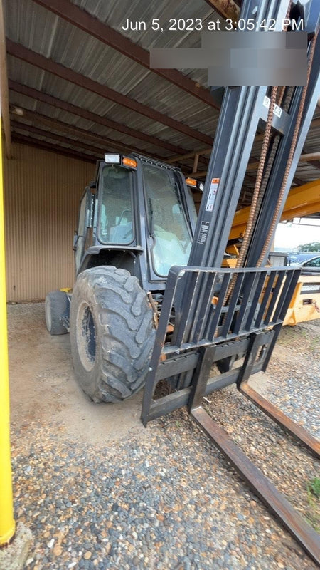 2021 CASE 586H