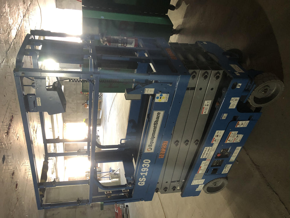 2020 Genie GS-1930 Solid Non Marking Tires, Beacon, Folding rails with half height swing gate, 800W Inverter