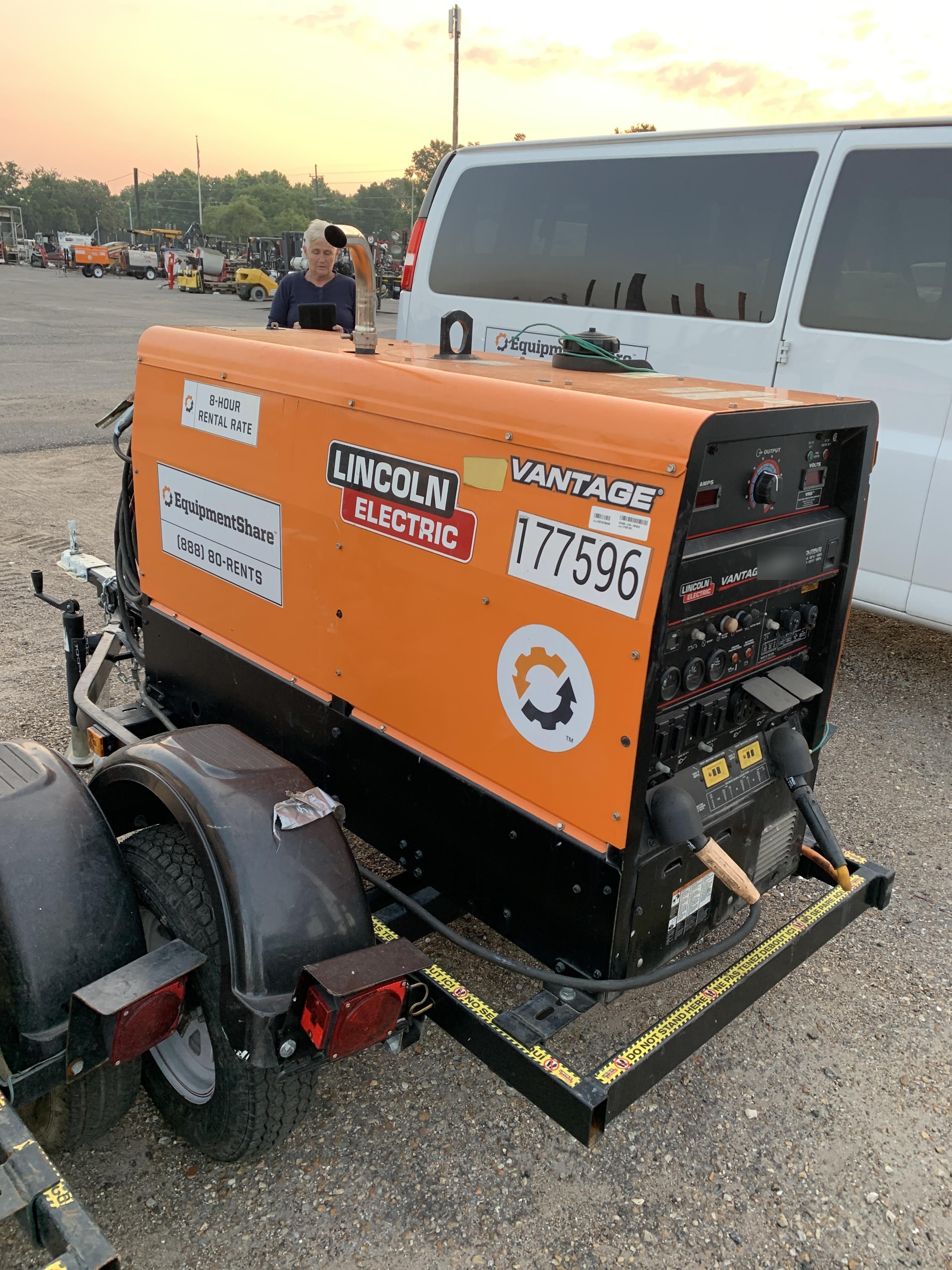 2021 Lincoln Electric Vantage 322 Vantage 322 Ready Pak 3 w/ Decals, ORANGE (includes trailer, cable rack, fender light kit) NO Telematics