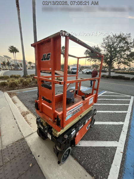 2022 JLG ES1330L