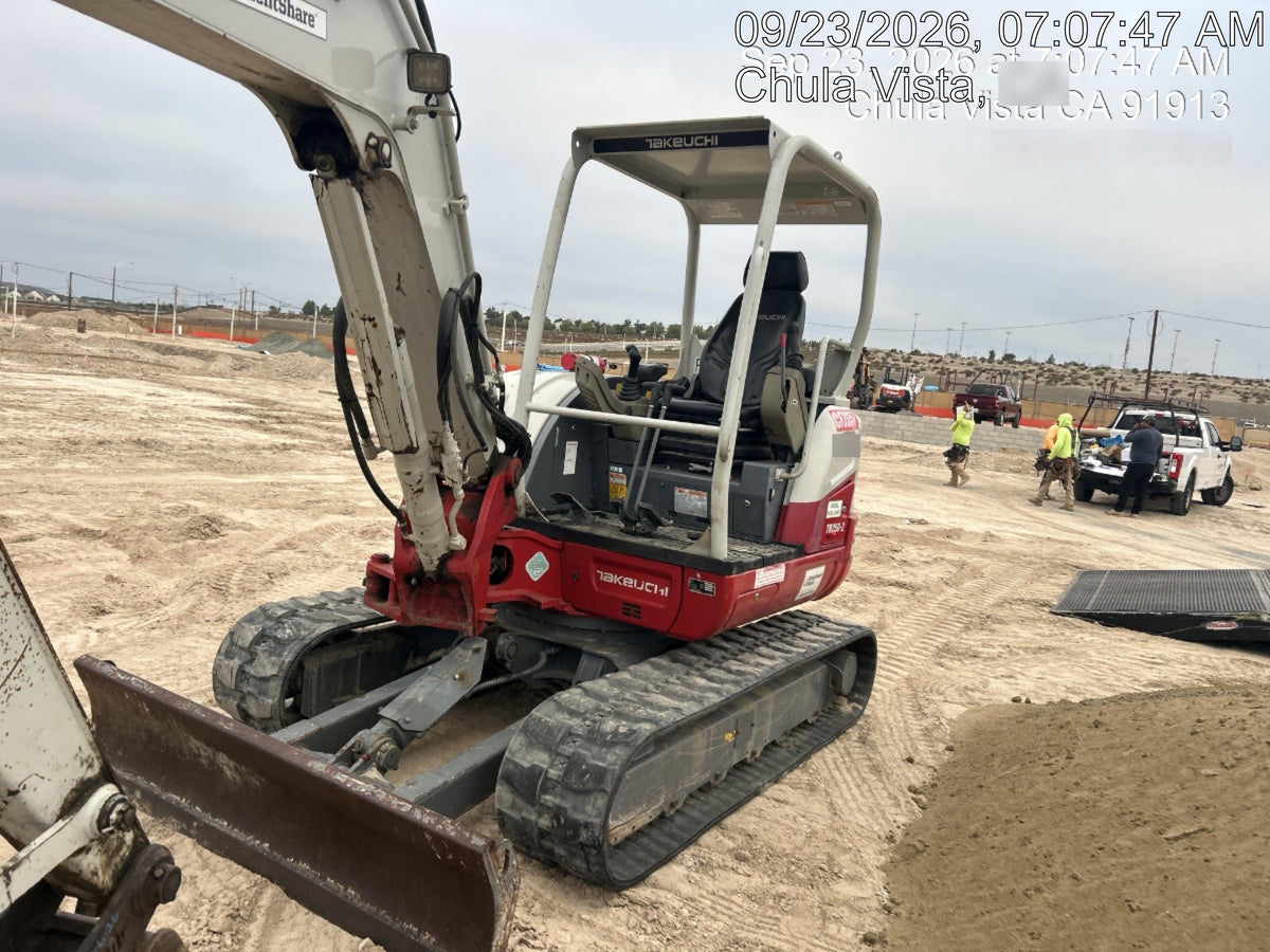 2021 TAKEUCHI TB250-2