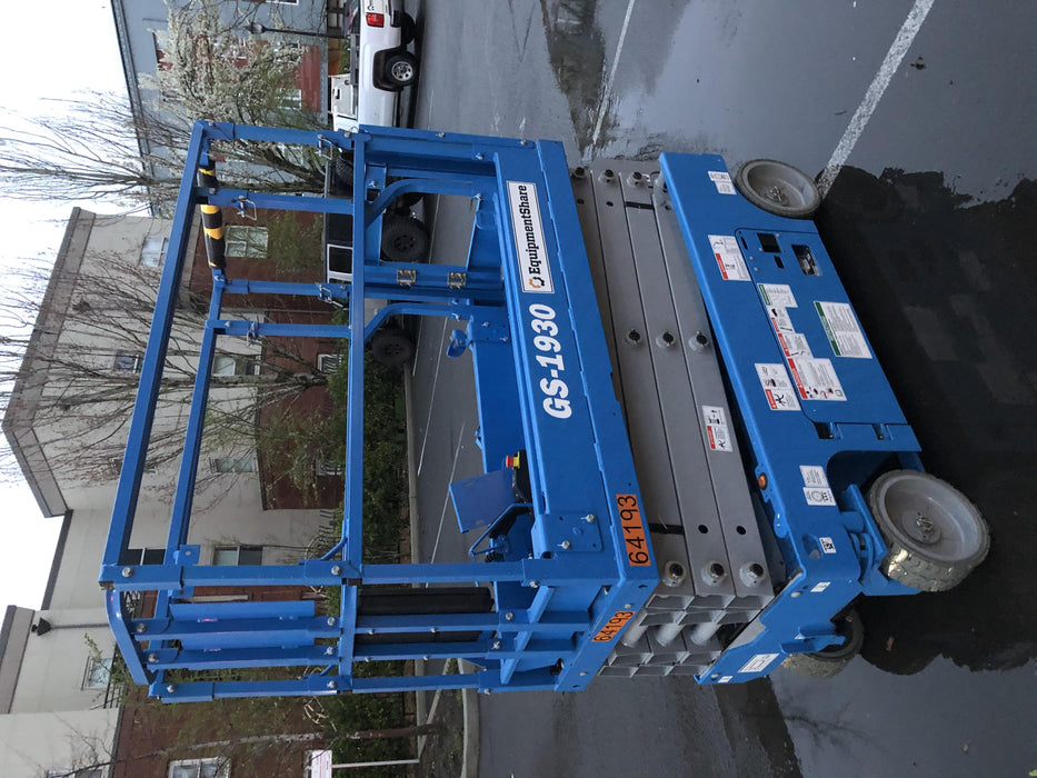 2020 Genie GS-1930 Solid Non Marking Tires, Beacon, Folding rails with half height swing gate, 800W Inverter