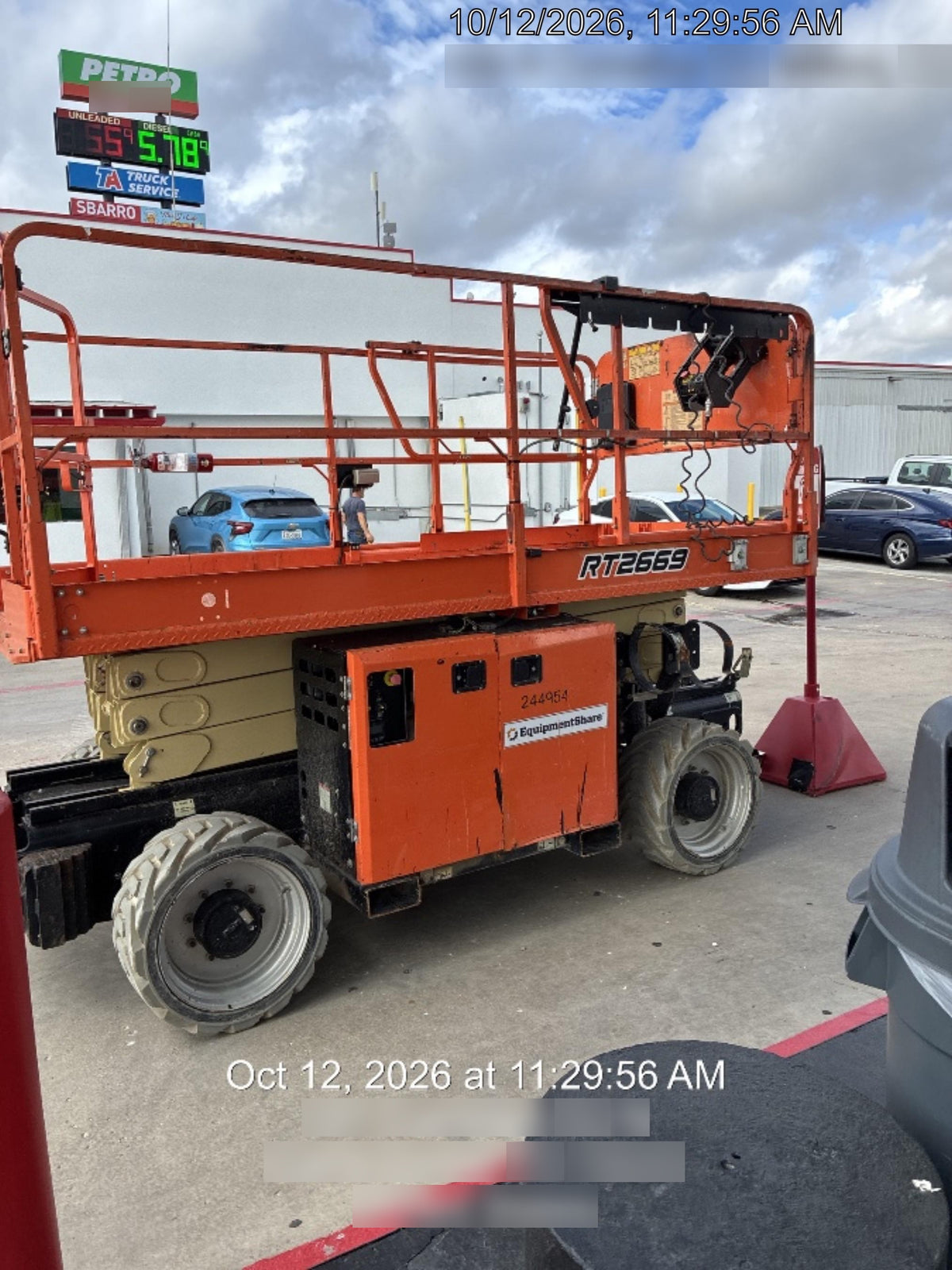 2022 JLG RT2669