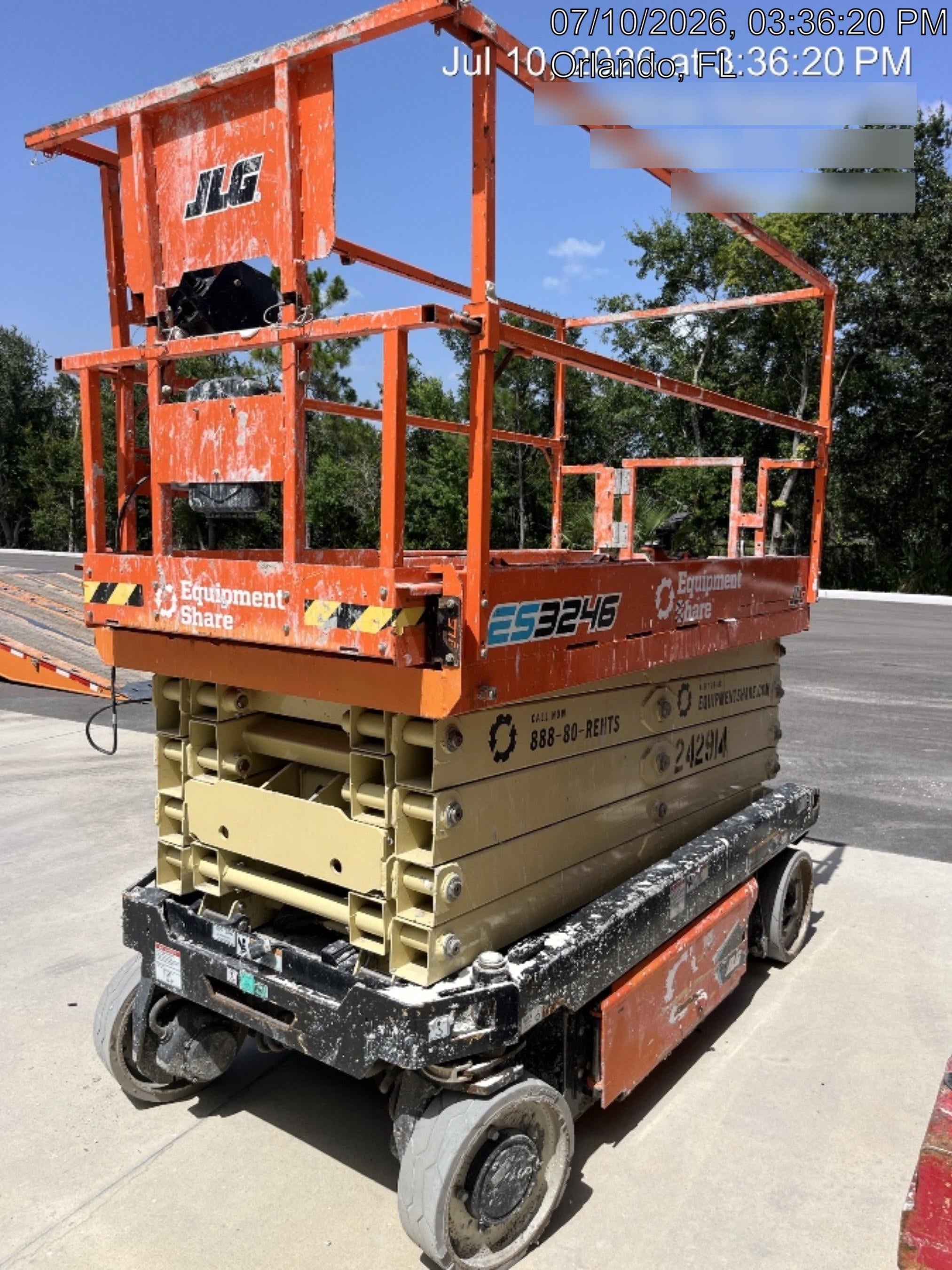 2022 JLG ES3246