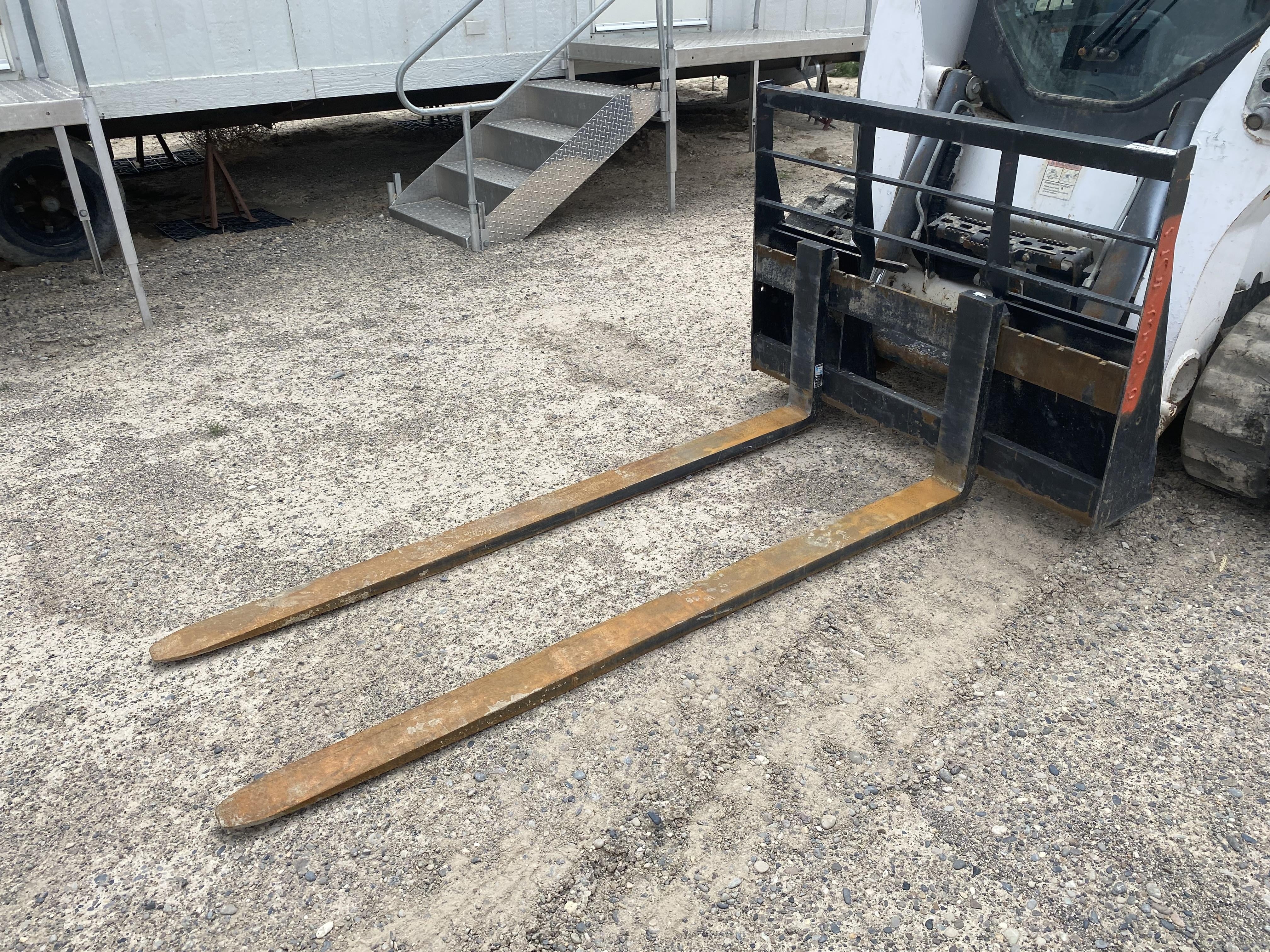 2022 ARROW MATERIAL HANDLING 60" Pallet Forks - Arrow