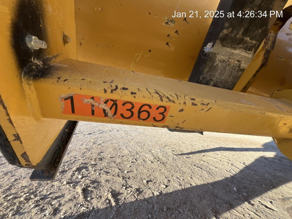 2020 JOHN DEERE 96" Loader Fork Carriage - John Deere