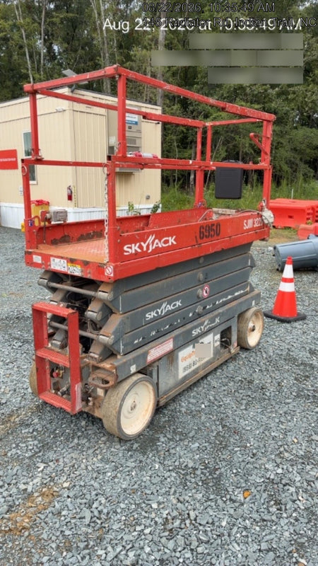 2018 Skyjack SJIII-3226 Skyjack SJIII3226 Scissor Lift w/Trojan Batteries