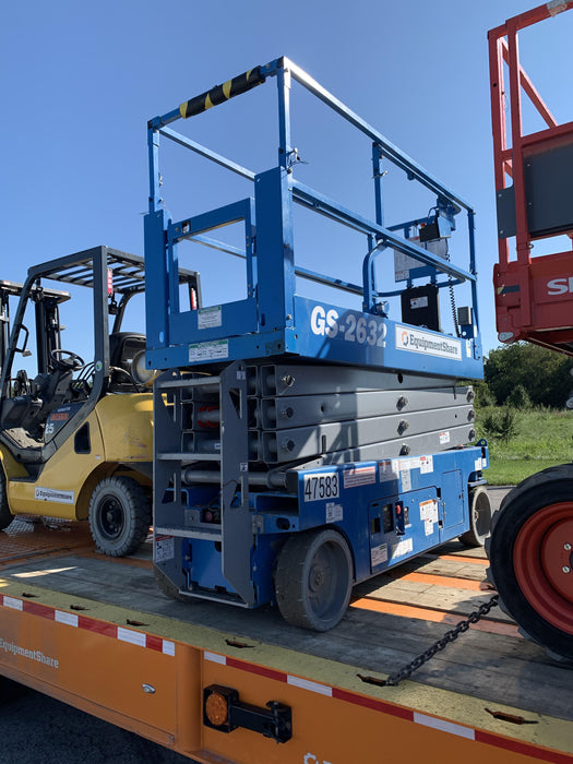 2019 Genie GS-2632 Folding rails with half height swing gate