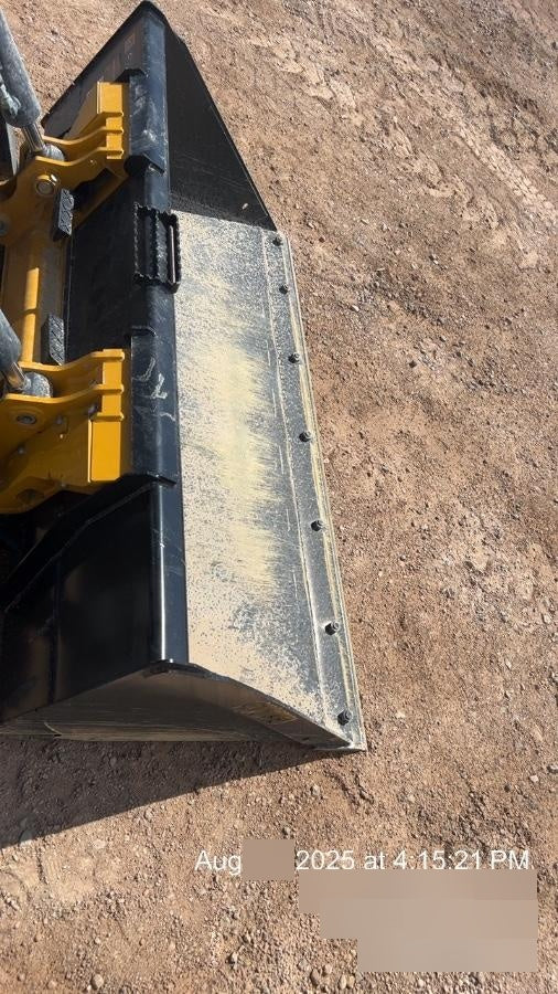 2025 JOHN DEERE 72" Skid Loader Bucket - John Deere C72