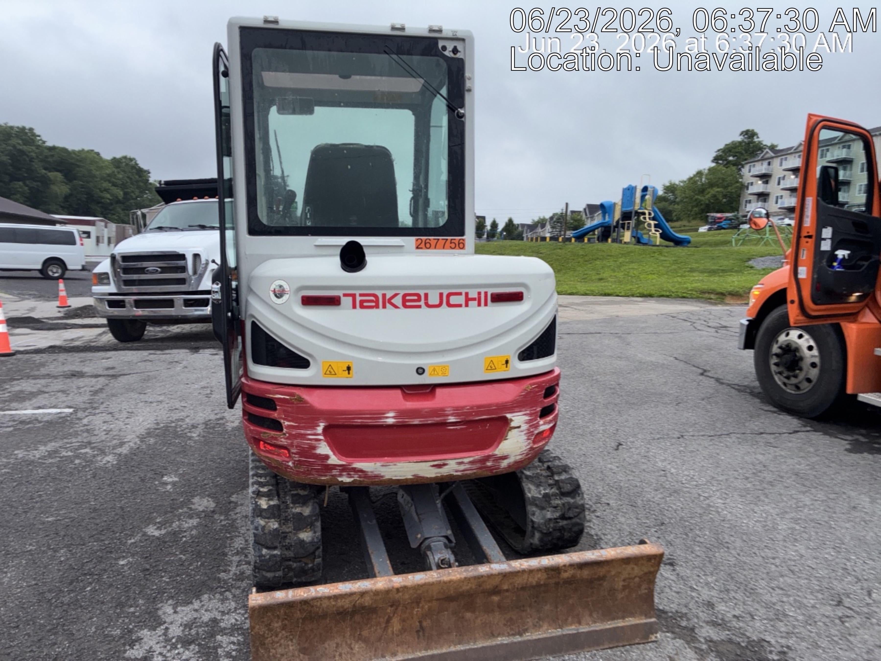 2022 TAKEUCHI TB235-2CR
