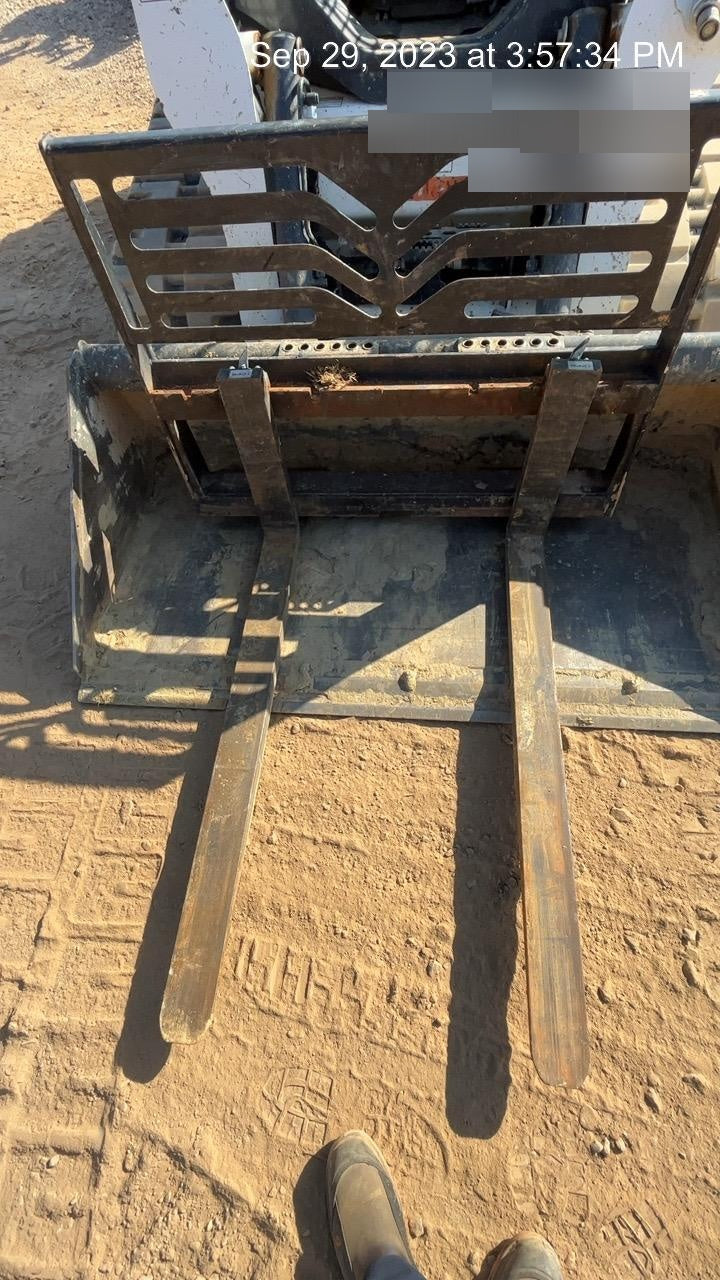 2019 ARROW MATERIAL HANDLING 60" Pallet Forks - Arrow