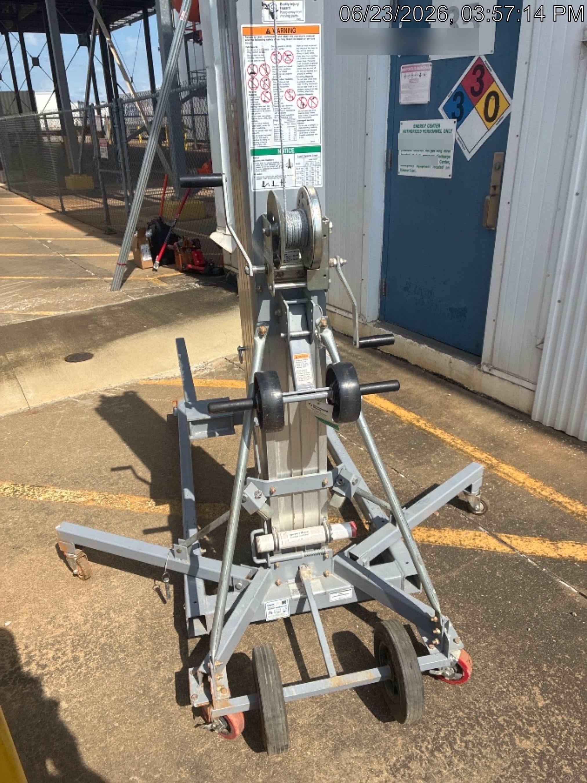 2023 GENIE SLC-24