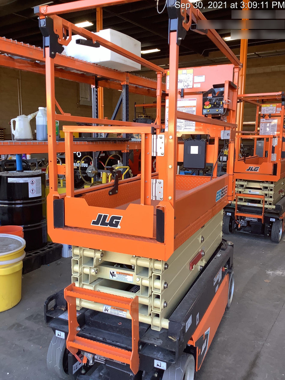 2021 JLG ES1932