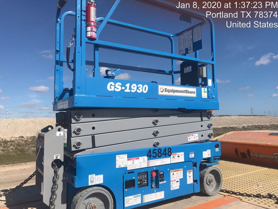 2019 Genie GS-1930 Fixed rails with chain Entry