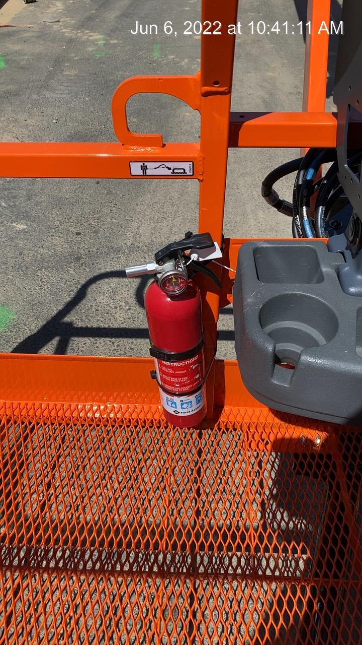 2022 JLG 860SJ