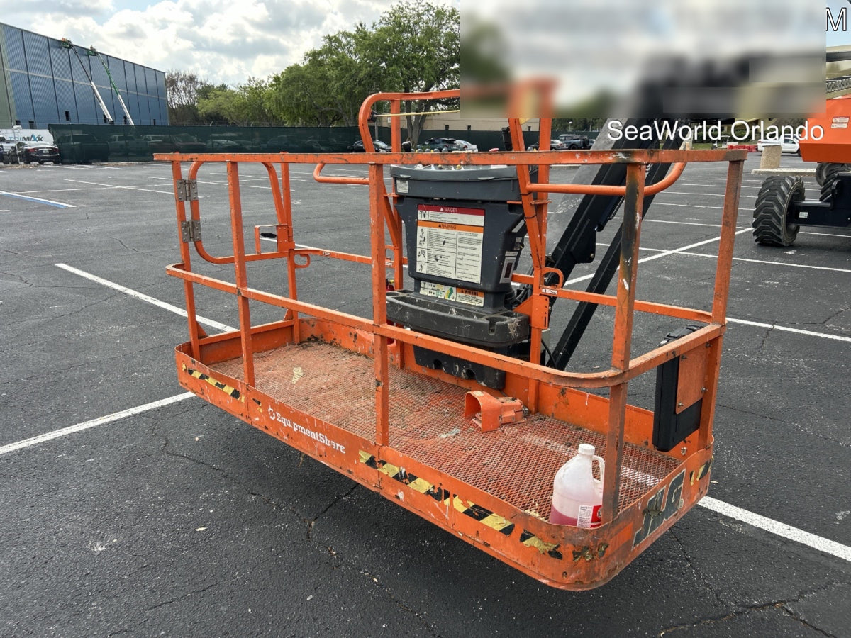 2023 JLG 860SJ