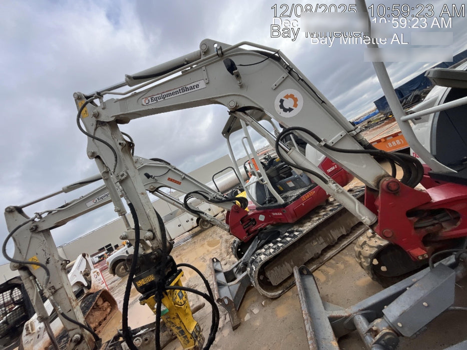2021 TAKEUCHI TB250-2