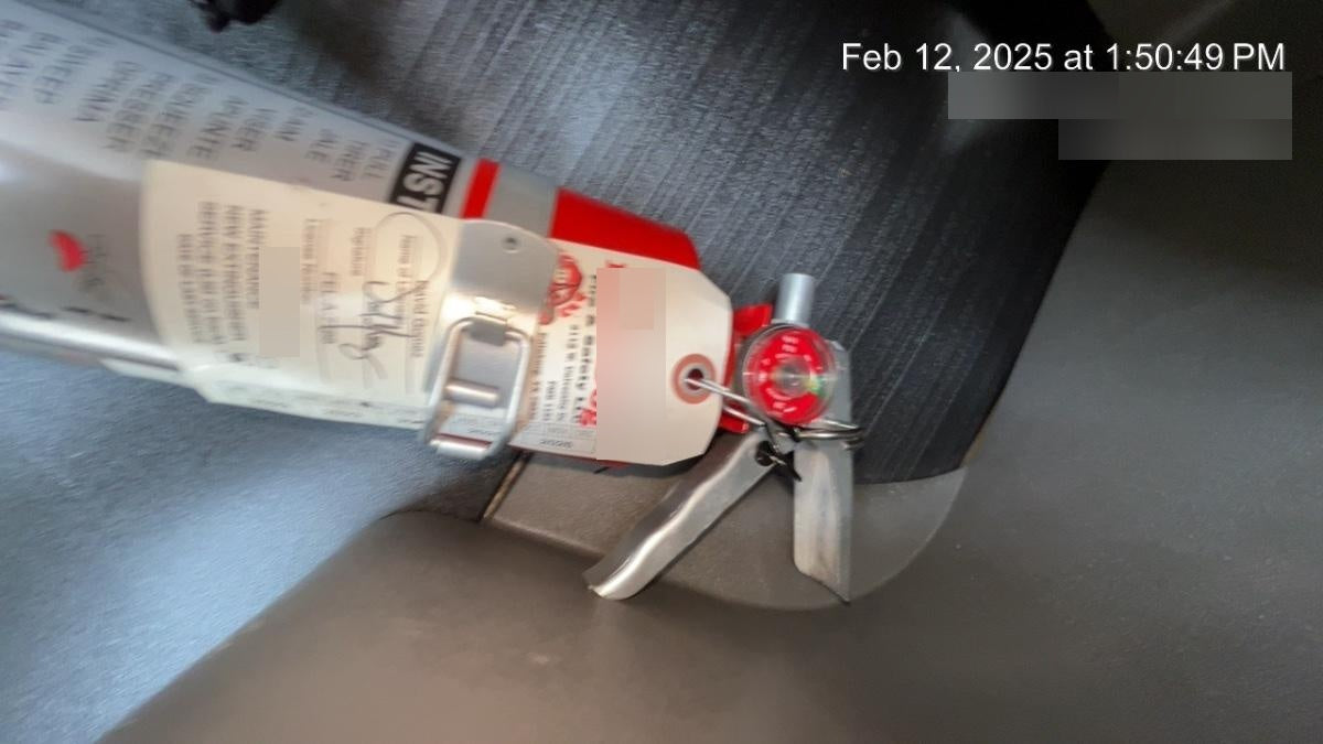 2023 CHEVROLET Express Van - Rental