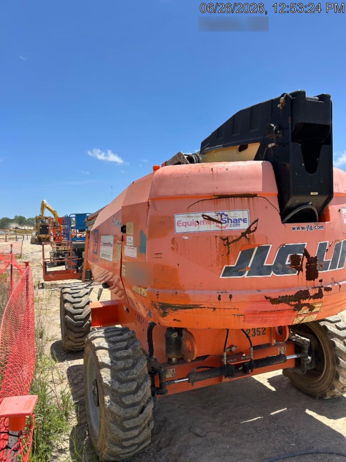 2017 JLG 660SJ
