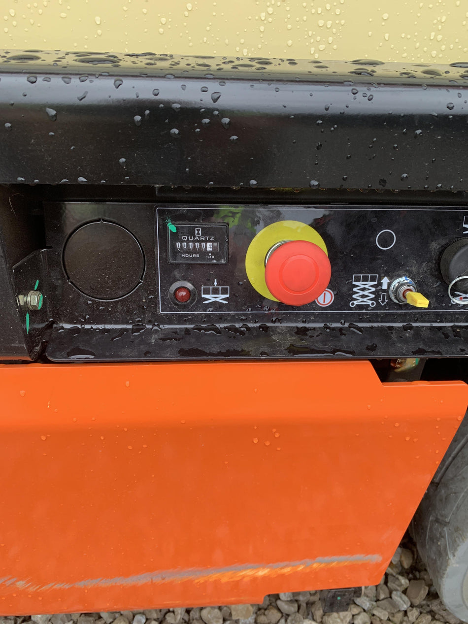 2022 JLG ES1932