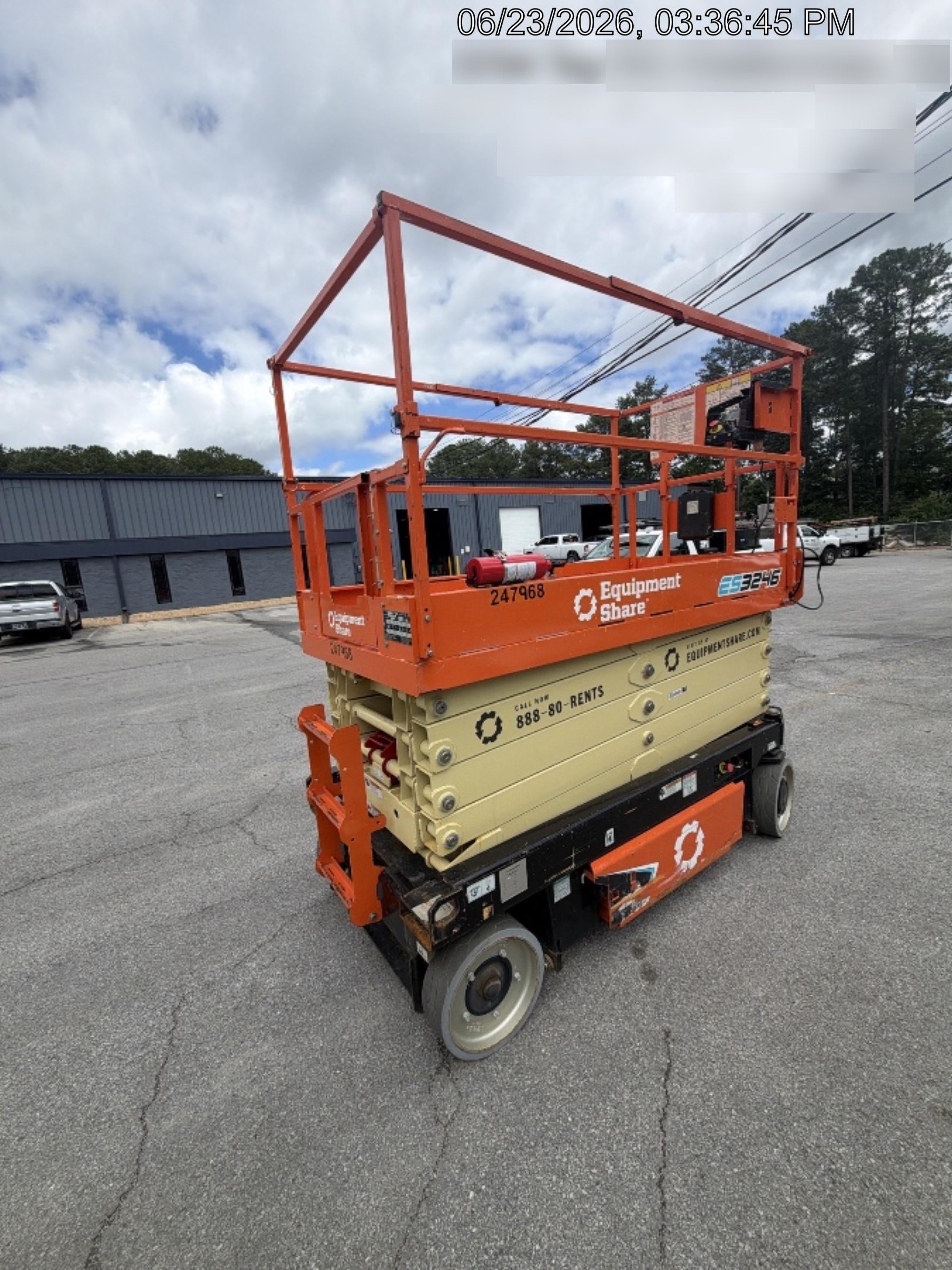 2022 JLG ES3246