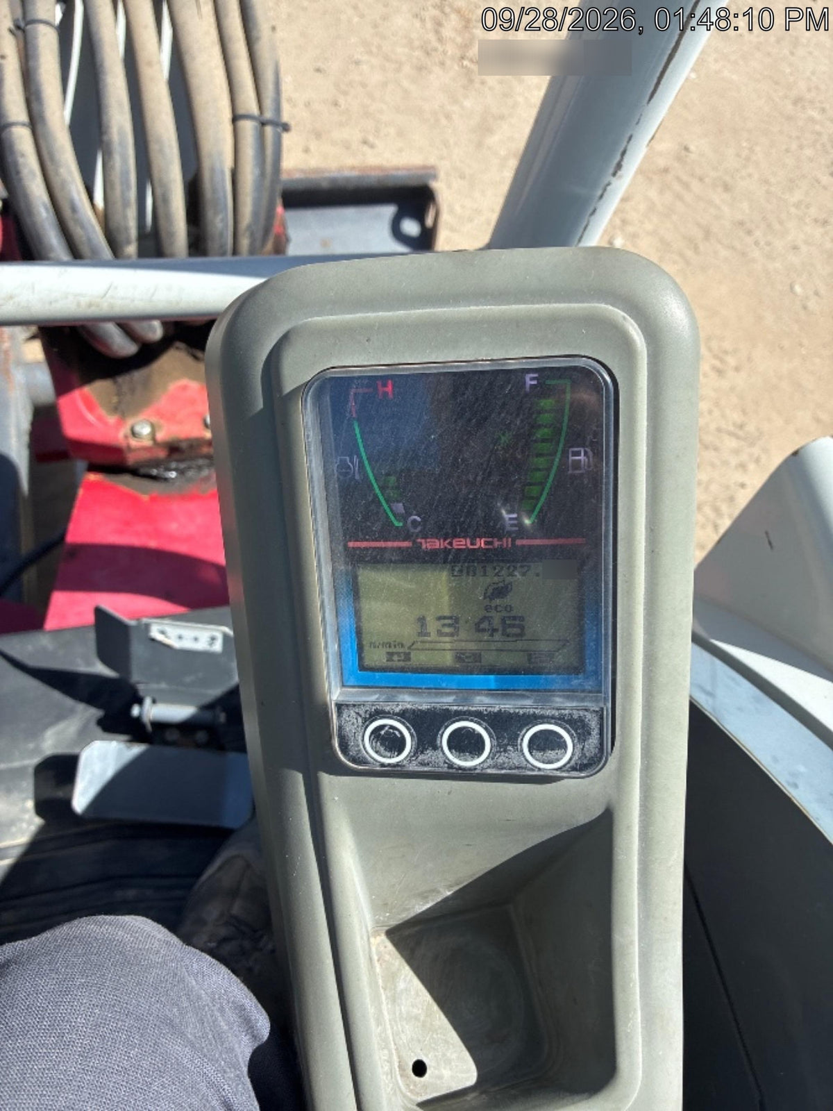 2022 TAKEUCHI TB235-2R
