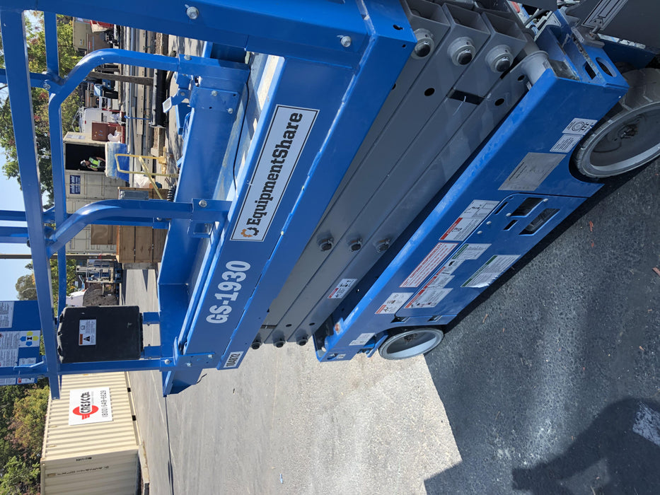 2020 Genie GS-1930 Solid Non Marking Tires, Beacon, Folding rails with half height swing gate, 800W Inverter