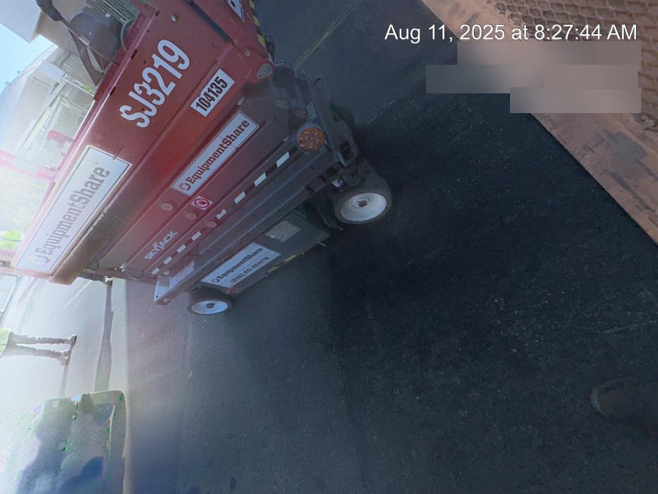 2020 Skyjack SJIII-3219 Solid NM Tires, Half height spring hinged entry gate, Dual Beacons, 800W Inverter