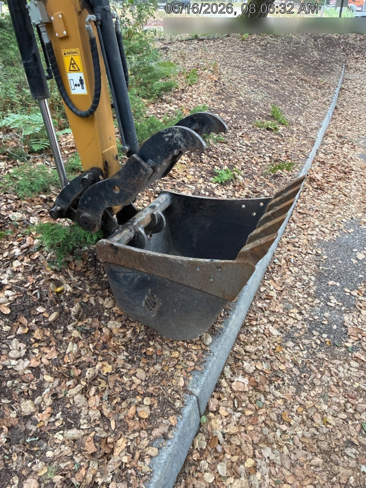 2025 TAKEUCHI 24" Bucket Takeuchi