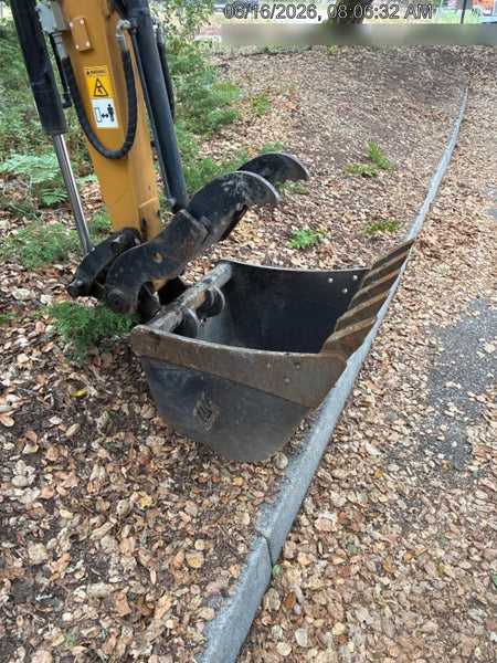 2025 TAKEUCHI 24" Bucket Takeuchi